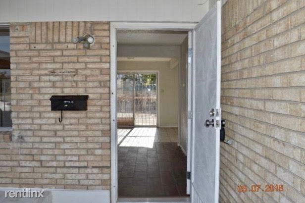 1269 Dakota St - Photo 2 of 18