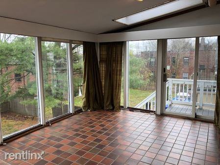 Floral St - Photo 3 of 11