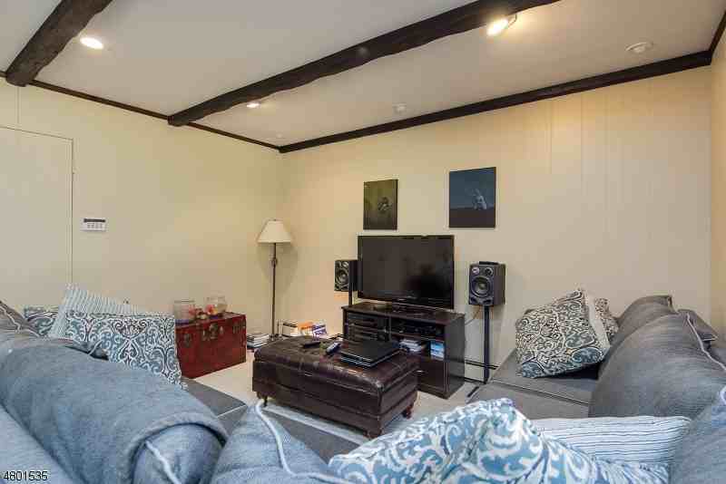 10 Morristown Rd - Photo 3 of 18