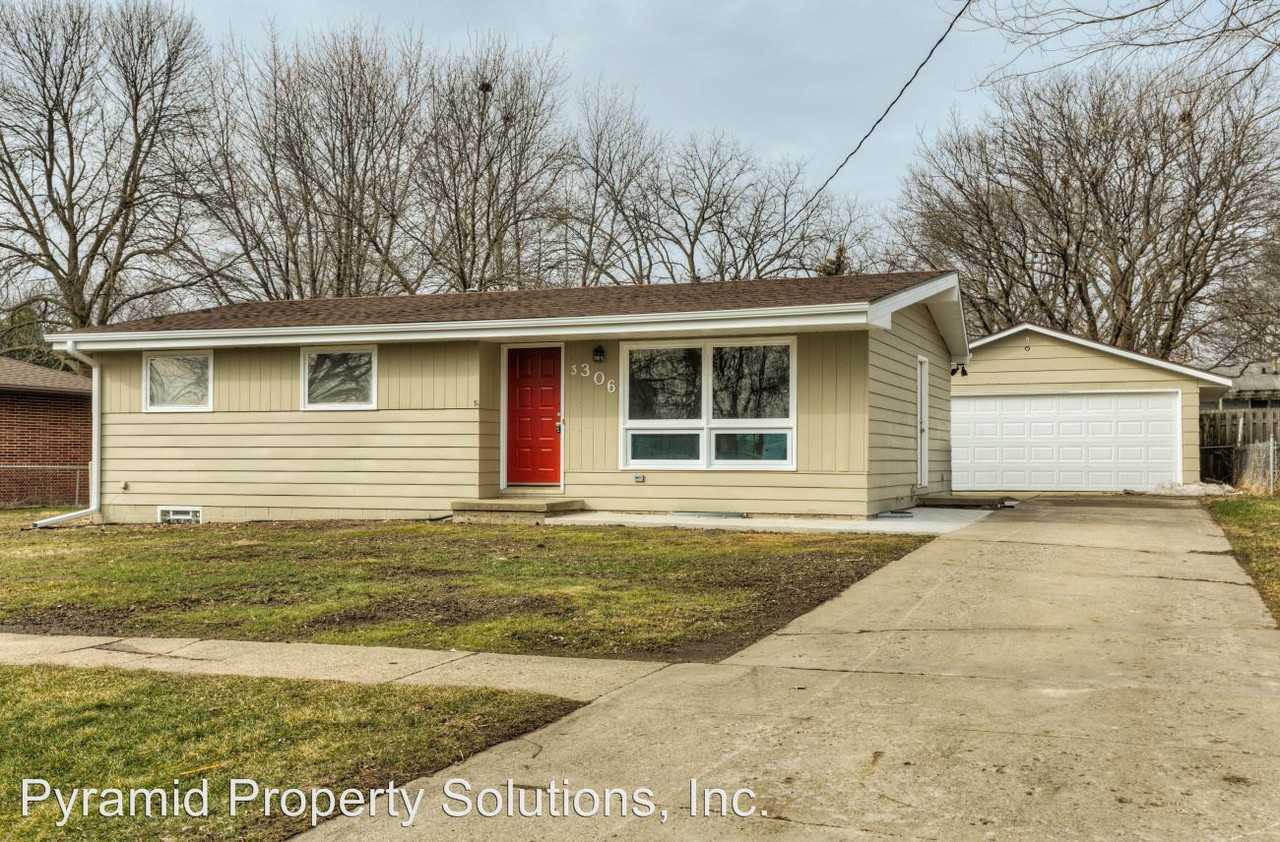 3306 SE 8th St - Photo 2 of 23