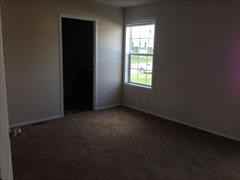 605 Concord Ct - Photo 2 of 5