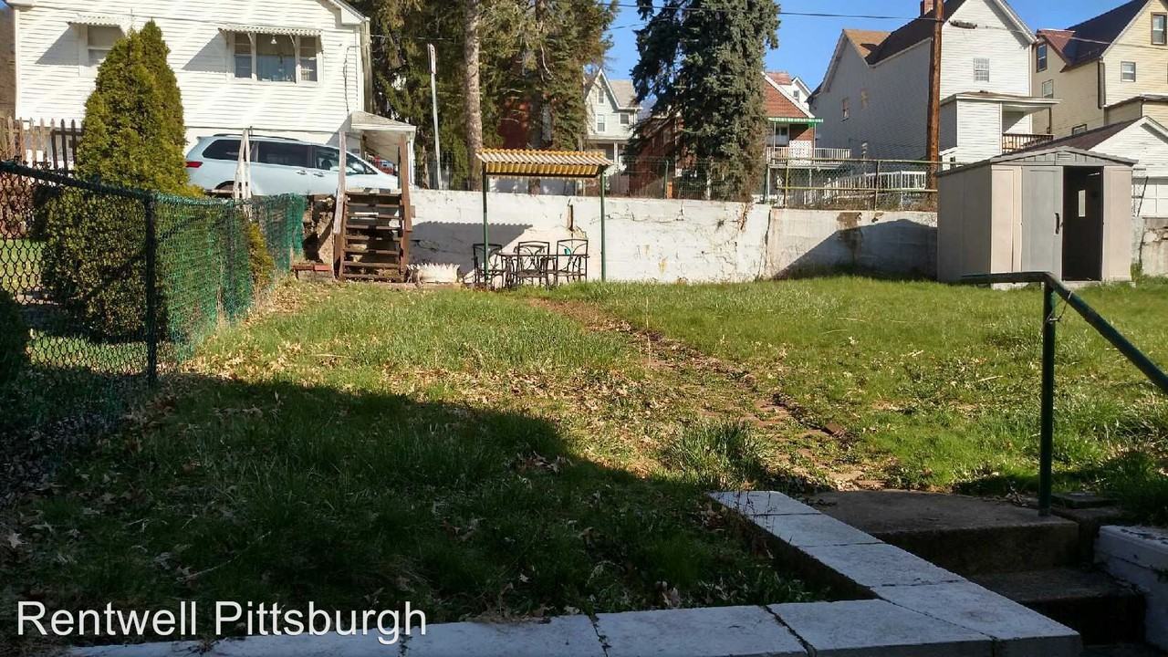 410 W 8th Ave - Photo 2 of 10