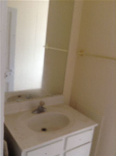 701 SE Front St - Photo 2 of 7