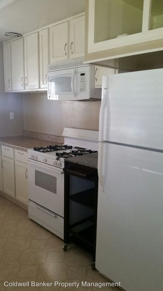 2295 Paris Ave - Photo 3 of 18