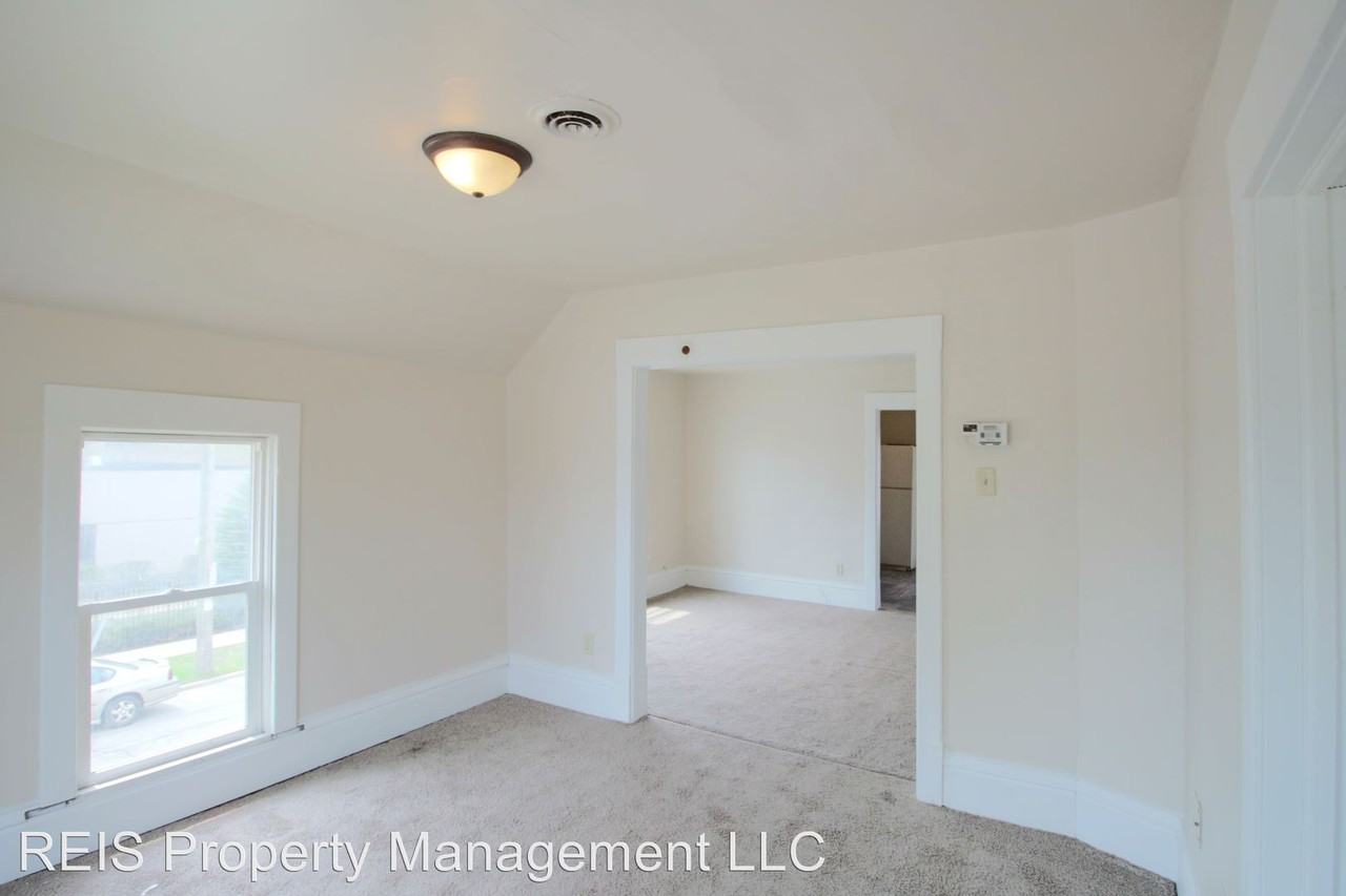 6424 12th Ave - Photo 2 of 10