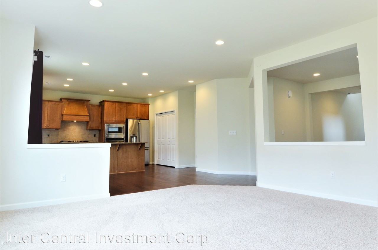 17718 SE 189th St - Photo 2 of 22