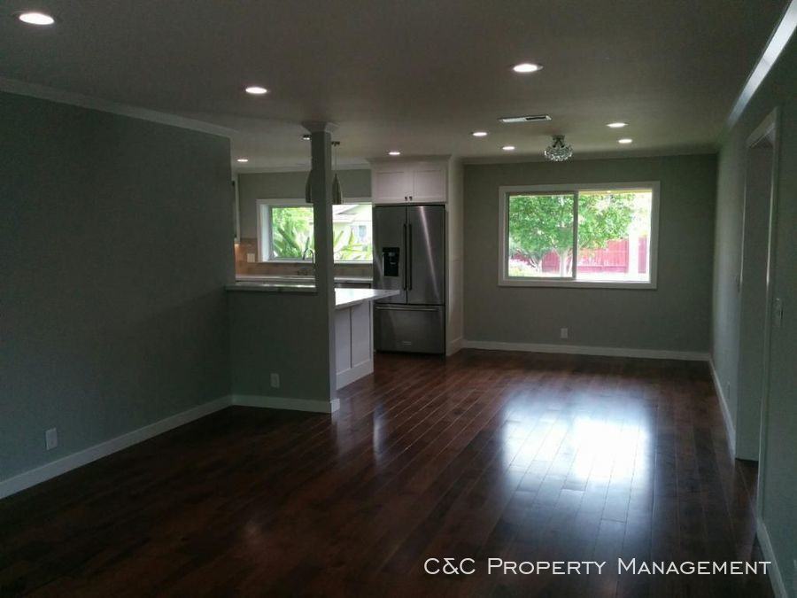 1667 Willowmont Ave - Photo 2 of 5