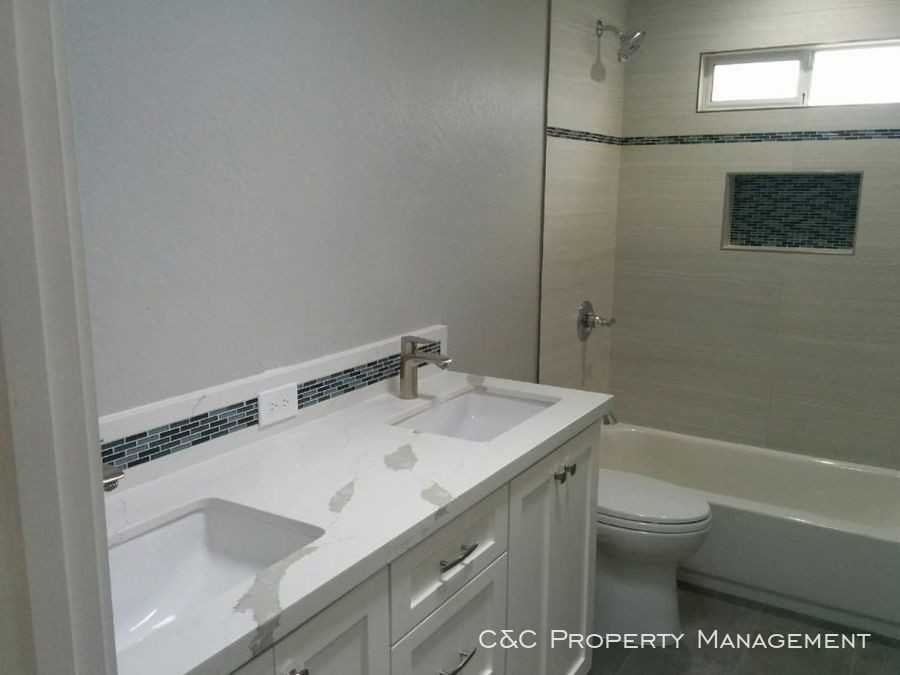 1667 Willowmont Ave - Photo 3 of 5