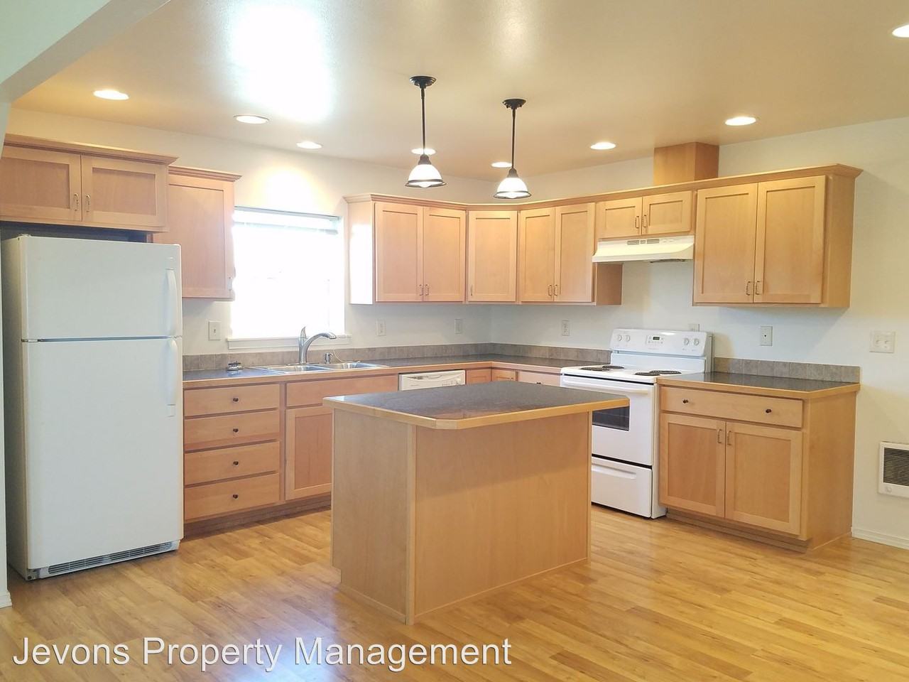 131 McPhee Rd - Photo 3 of 23