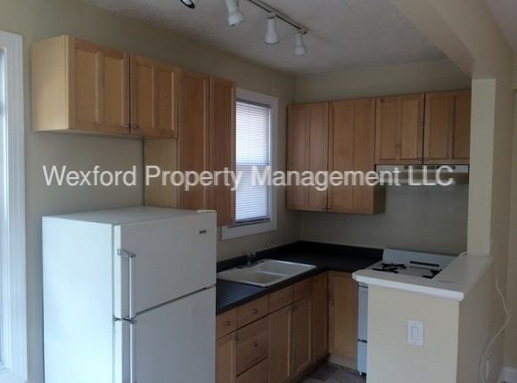 1435 N St SE #207 - Photo 3 of 8