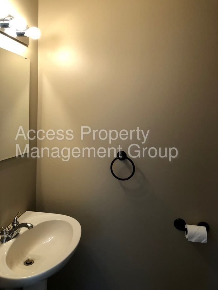 3841 Kentridge Dr SE - Photo 3 of 21