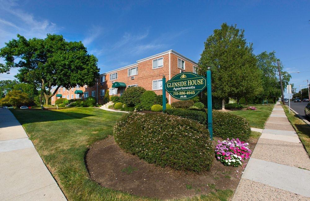 Glenside House - Photo 3 of 12