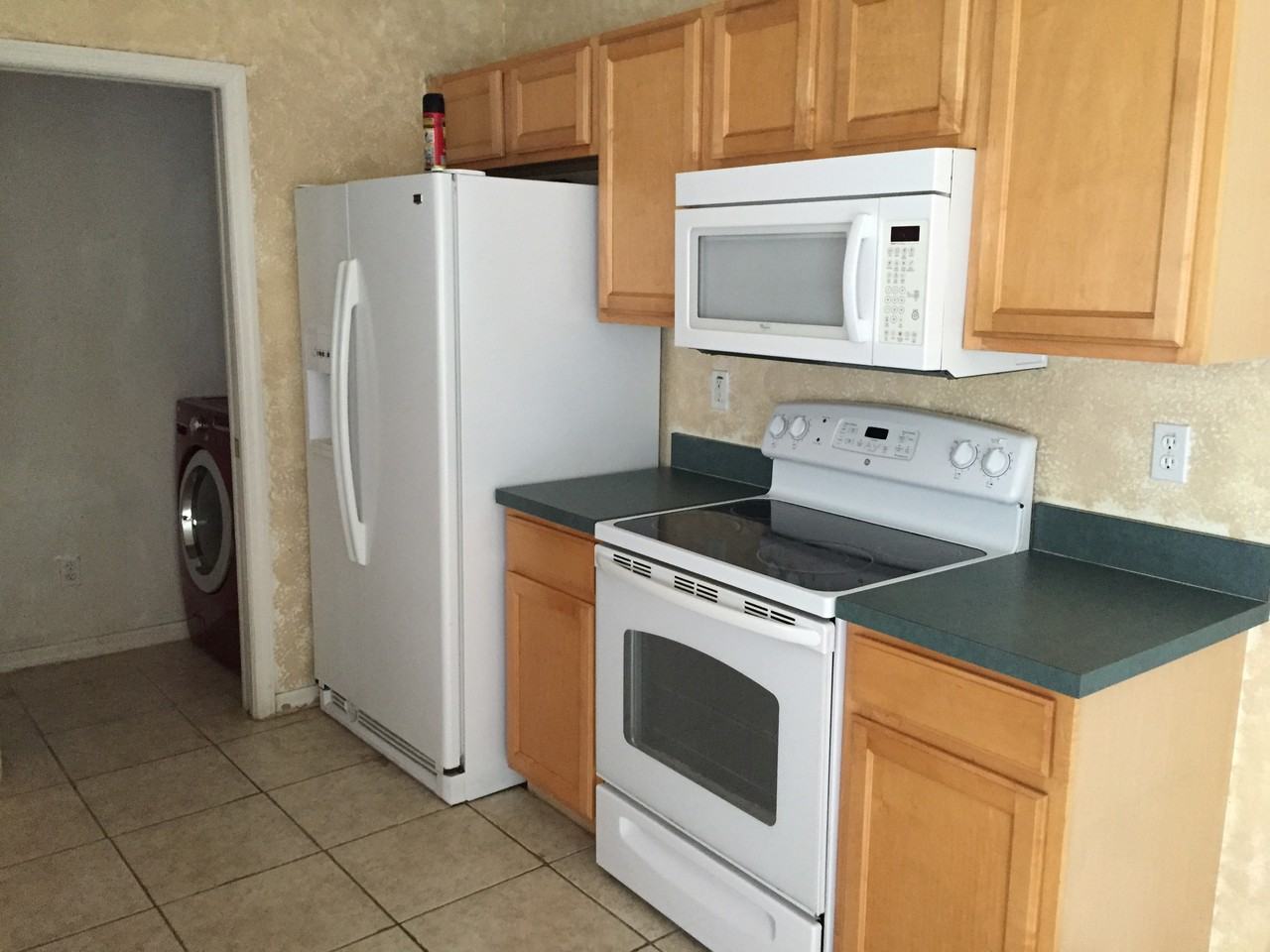 1133 Stratton Ave - Photo 2 of 5