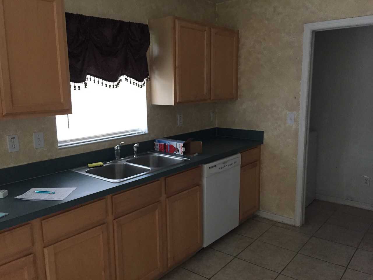 1133 Stratton Ave - Photo 3 of 5