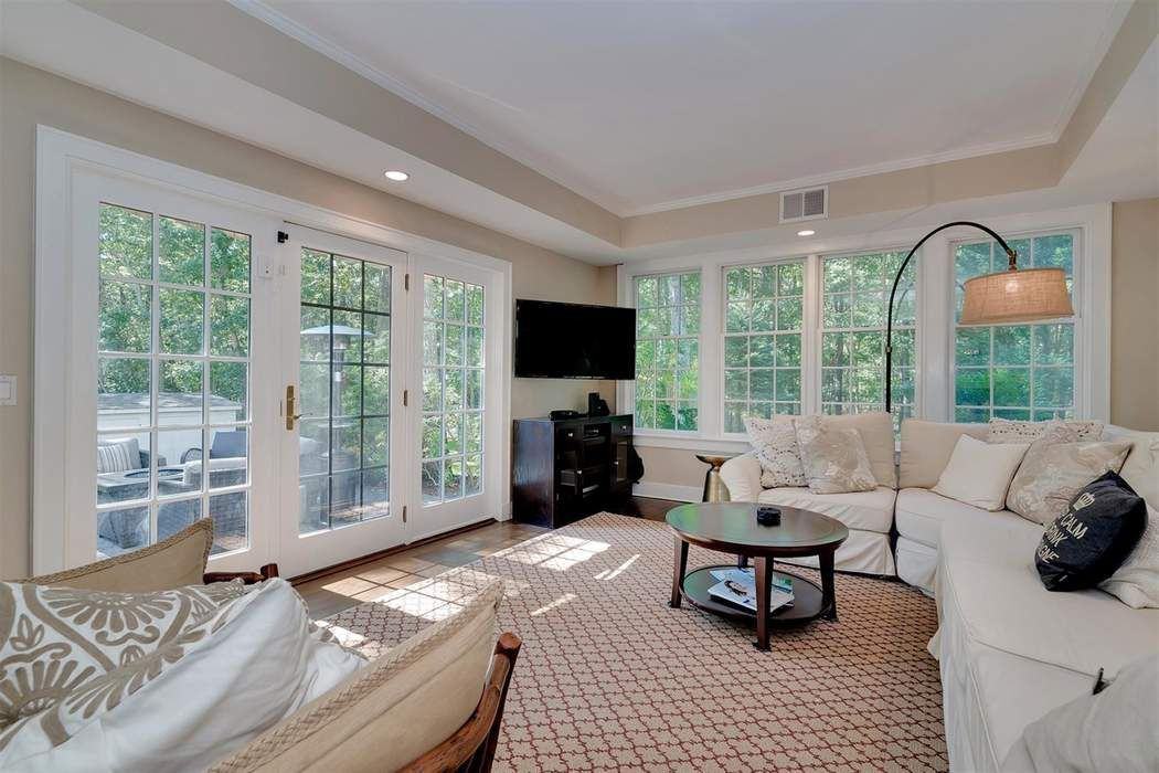29 Georgica Woods Ln - Photo 3 of 21