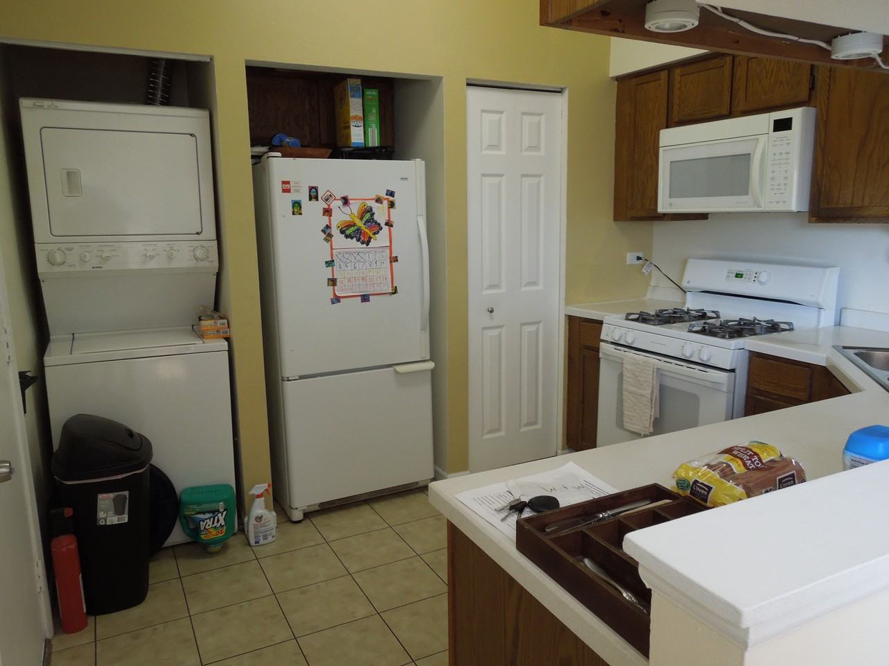 395 Sandhurst Cir - Photo 3 of 17