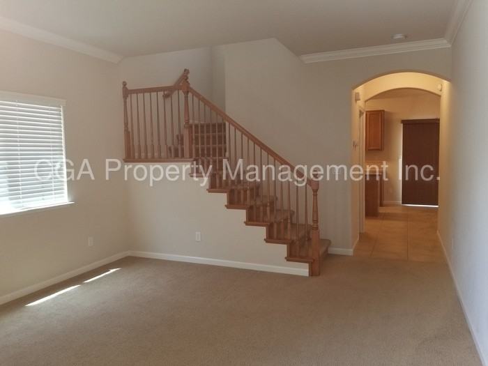 1586 Grey Bunny Dr - Photo 3 of 7