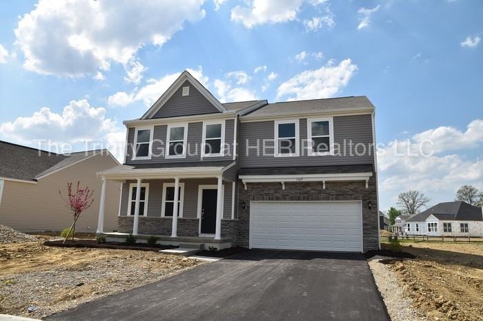 1369 Twelve Oaks Court - Photo 3 of 22