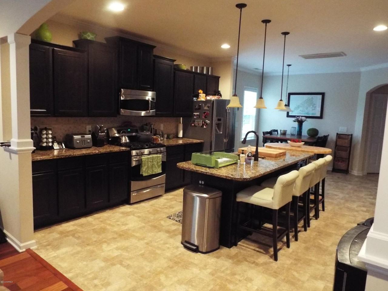 121 Stone Gate - Photo 3 of 11