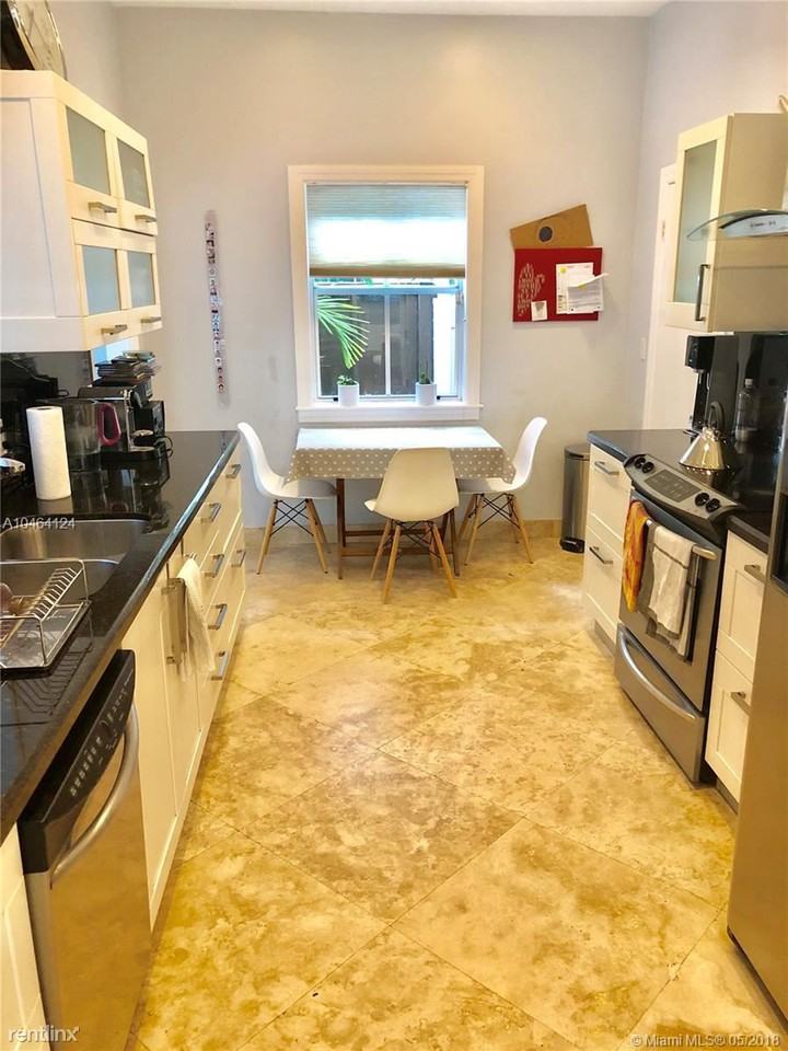 1725 Tigertail Ave - Photo 2 of 10