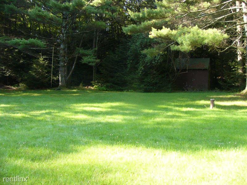 694 Manor Dr - Photo 3 of 6