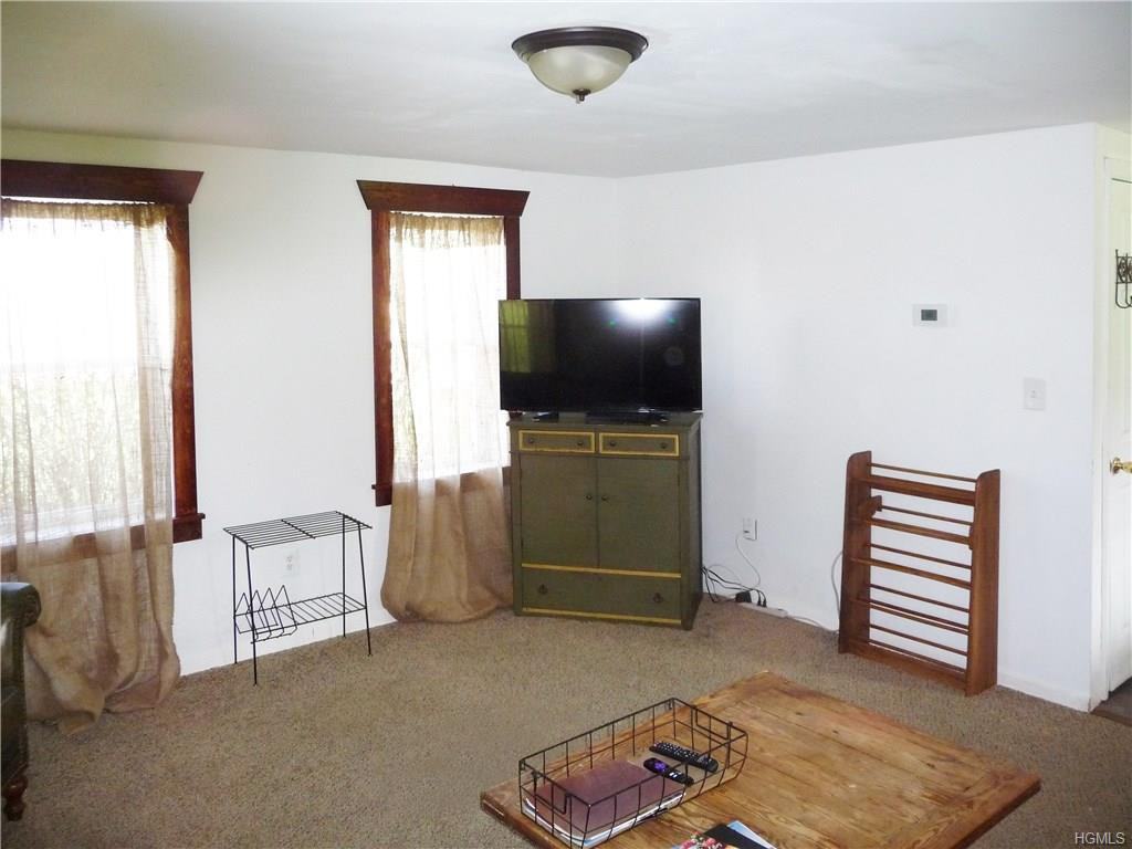 340 Lower Rd - Photo 3 of 12