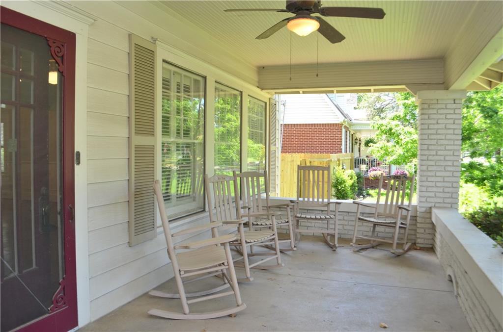 738 Connally St - Photo 3 of 36