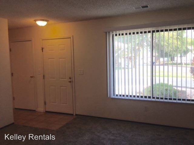 319 Heron Ct - Photo 3 of 14