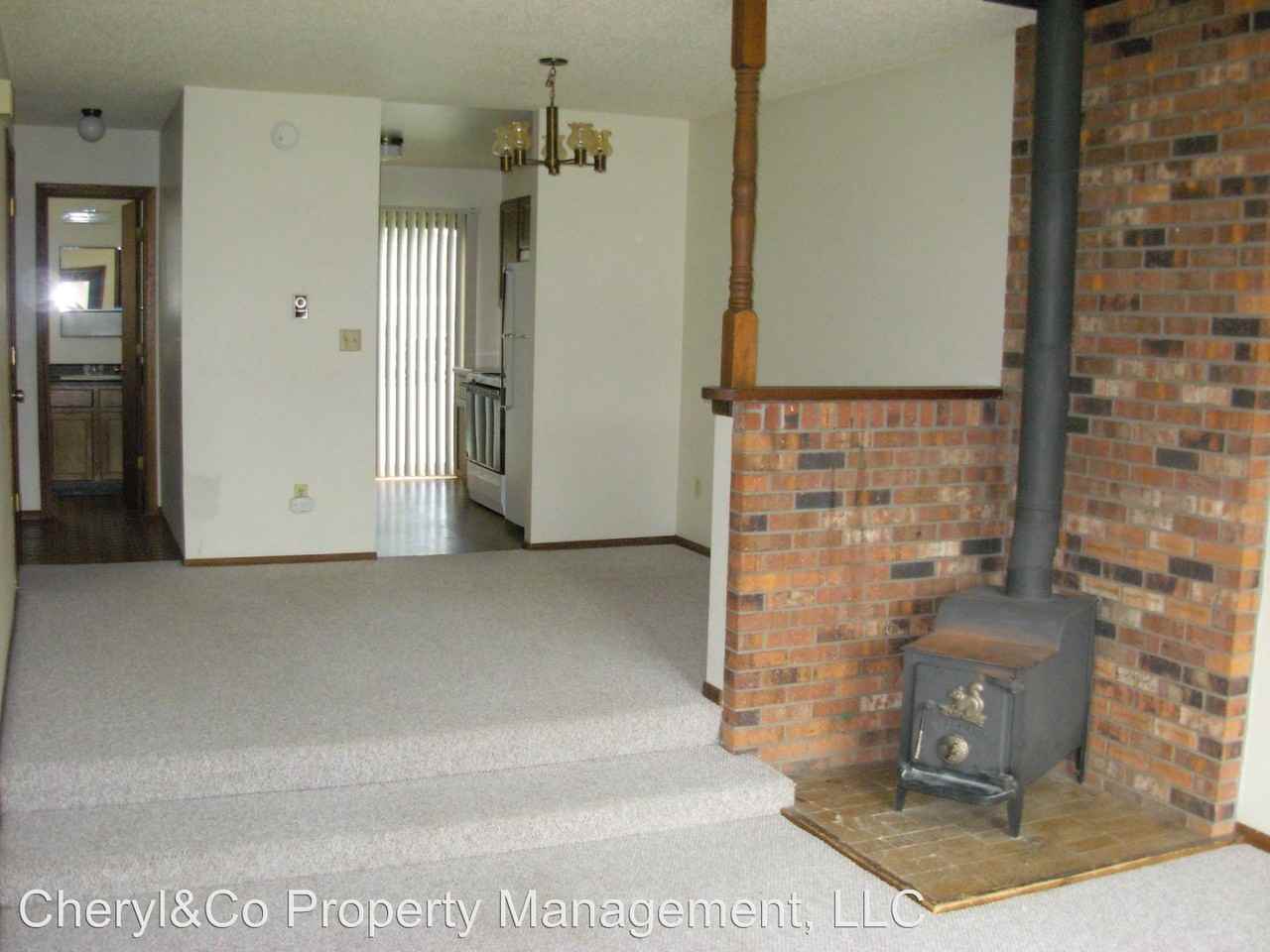 994 & 996 Wamsley Way - Photo 2 of 9