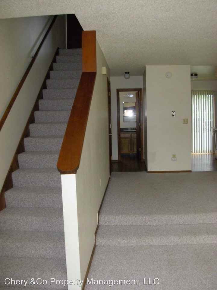 994 & 996 Wamsley Way - Photo 3 of 9