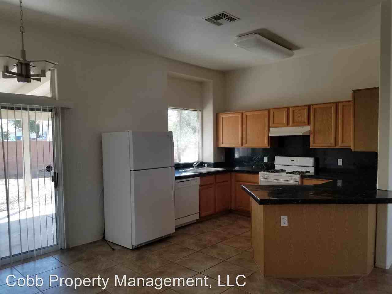 4567 S Evergreen Ave - Photo 3 of 17