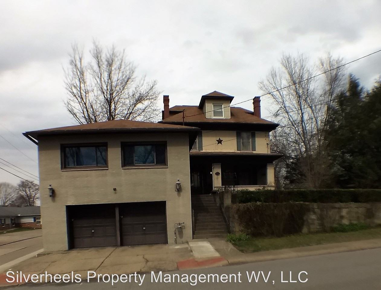 2703 23rd St - Photo 2 of 33