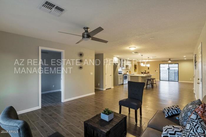 3431 E Acoma Dr - Photo 3 of 15