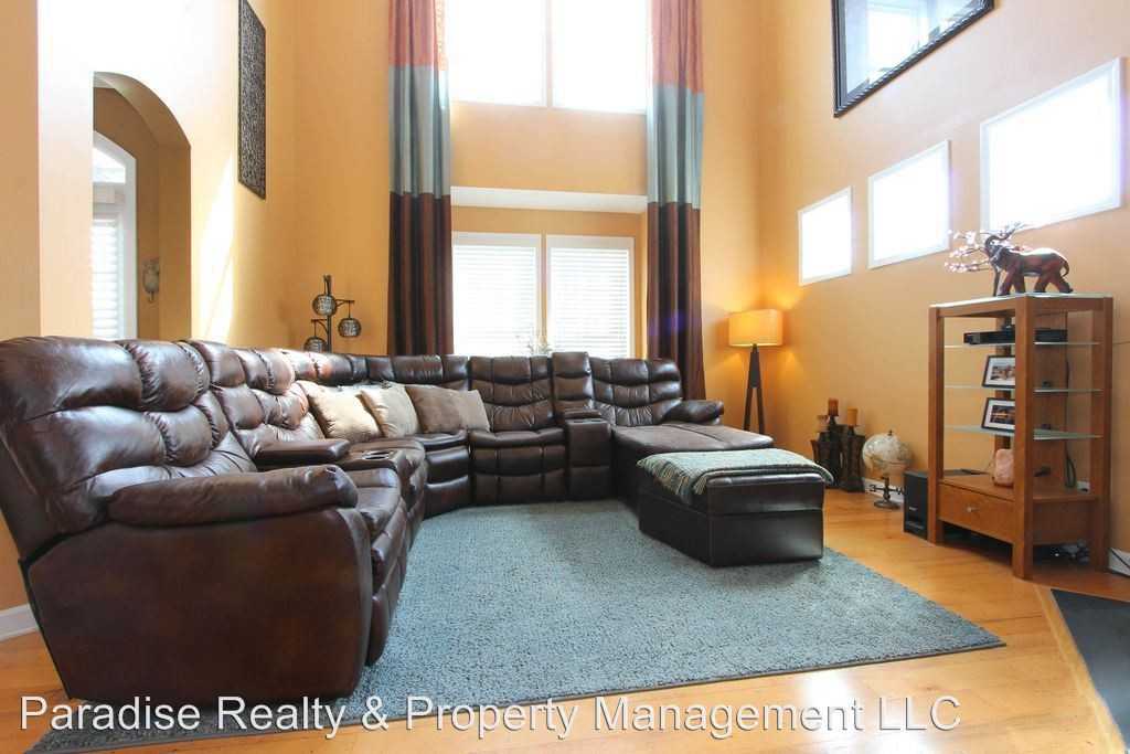 9728 Skybluff Cir - Photo 2 of 12