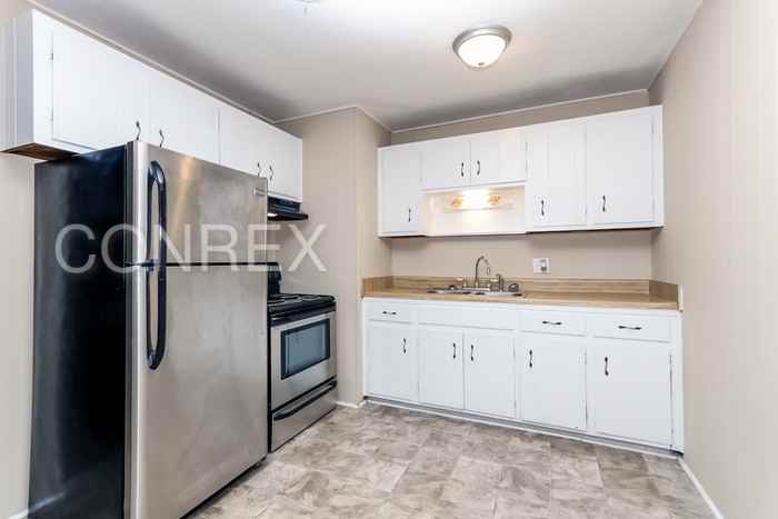 3316 Karian Dr - Photo 3 of 8