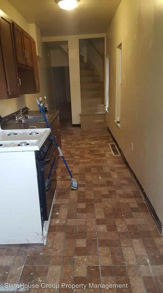 348 Pearl St - Photo 3 of 13