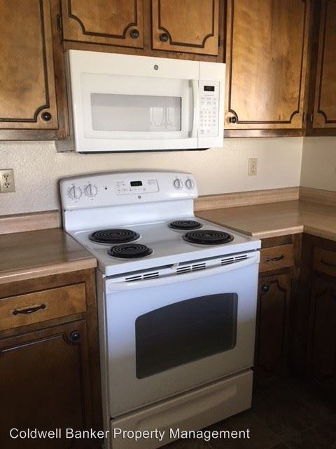 410 Rosewood Dr - Photo 2 of 14