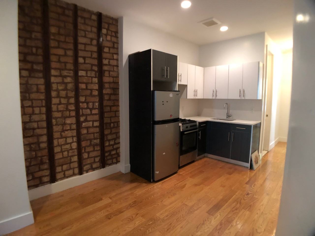 31 Montrose Avenue #rt