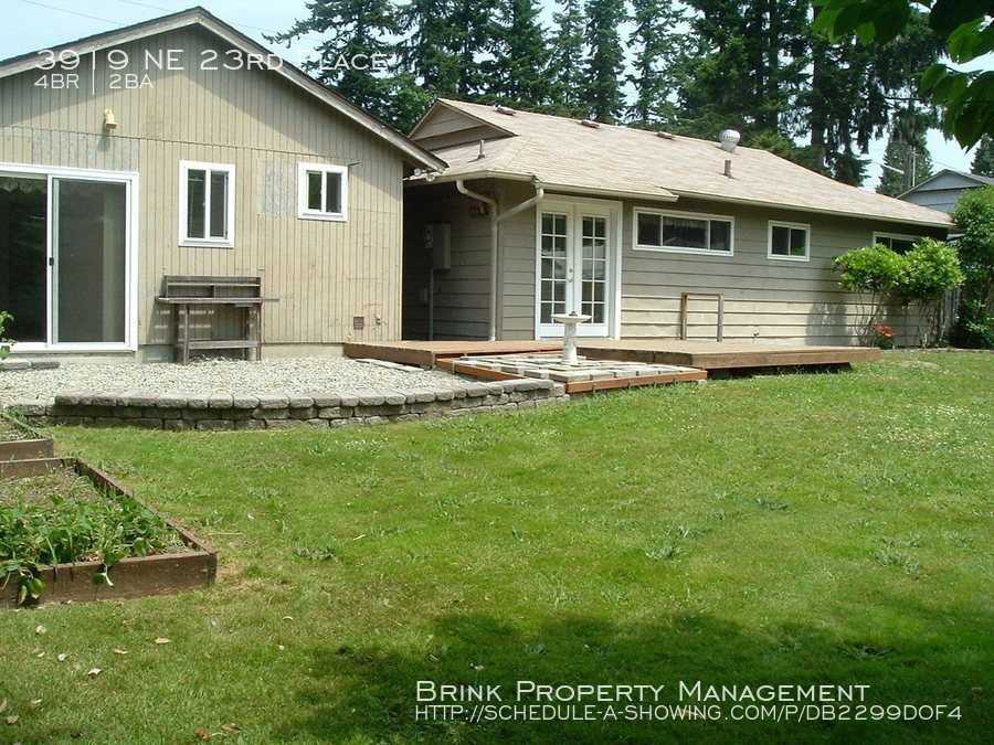 3919 NE 23rd Pl - Photo 3 of 11