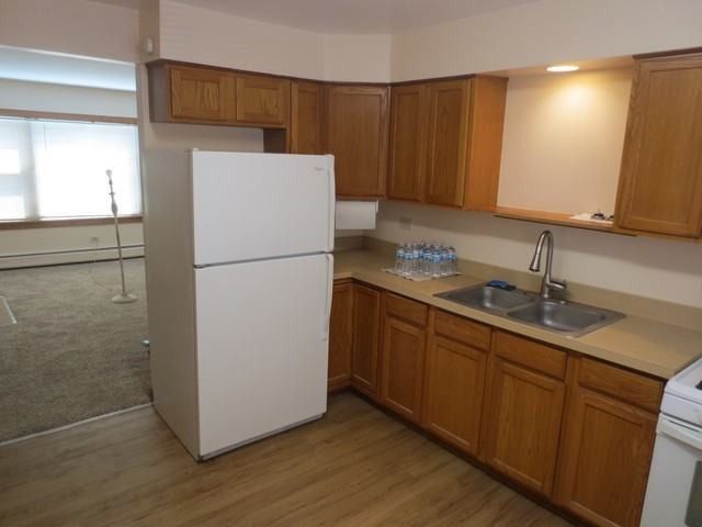 300 N Cedar Ave #1W - Photo 2 of 10