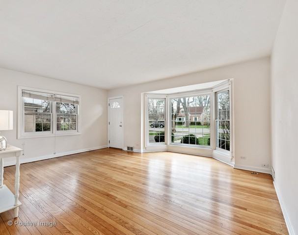 131 Iroquois Dr - Photo 3 of 20