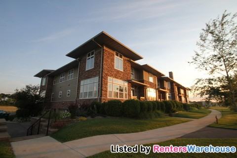 10740 Town Square Dr NE