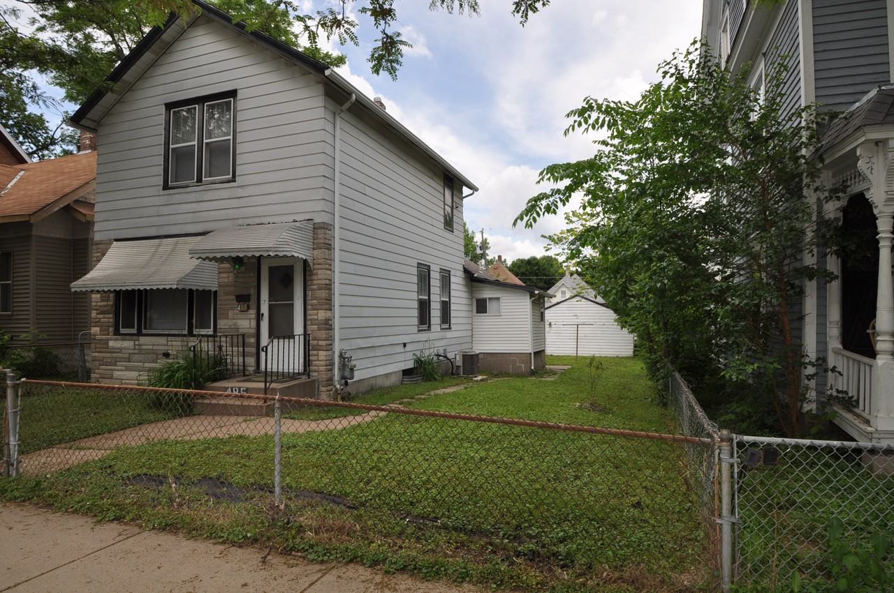 485 Edmund Ave W - Photo 3 of 16