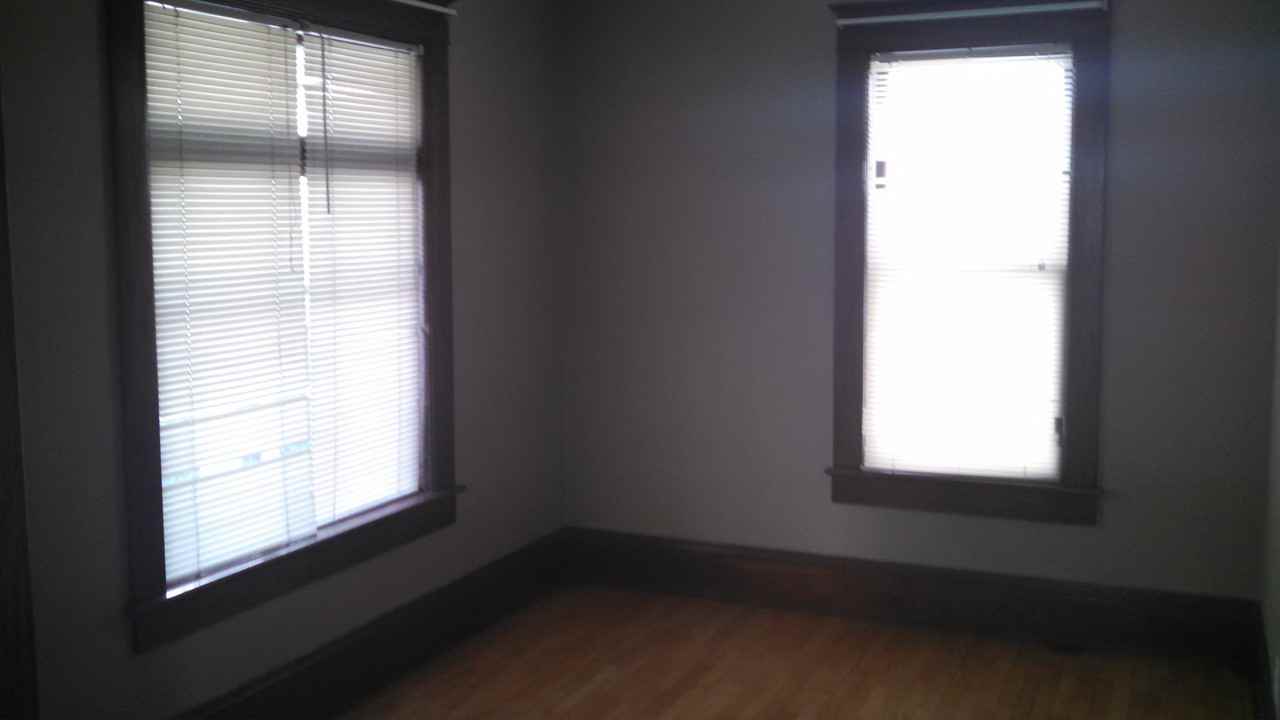 933 W. Harris St. - Photo 3 of 19