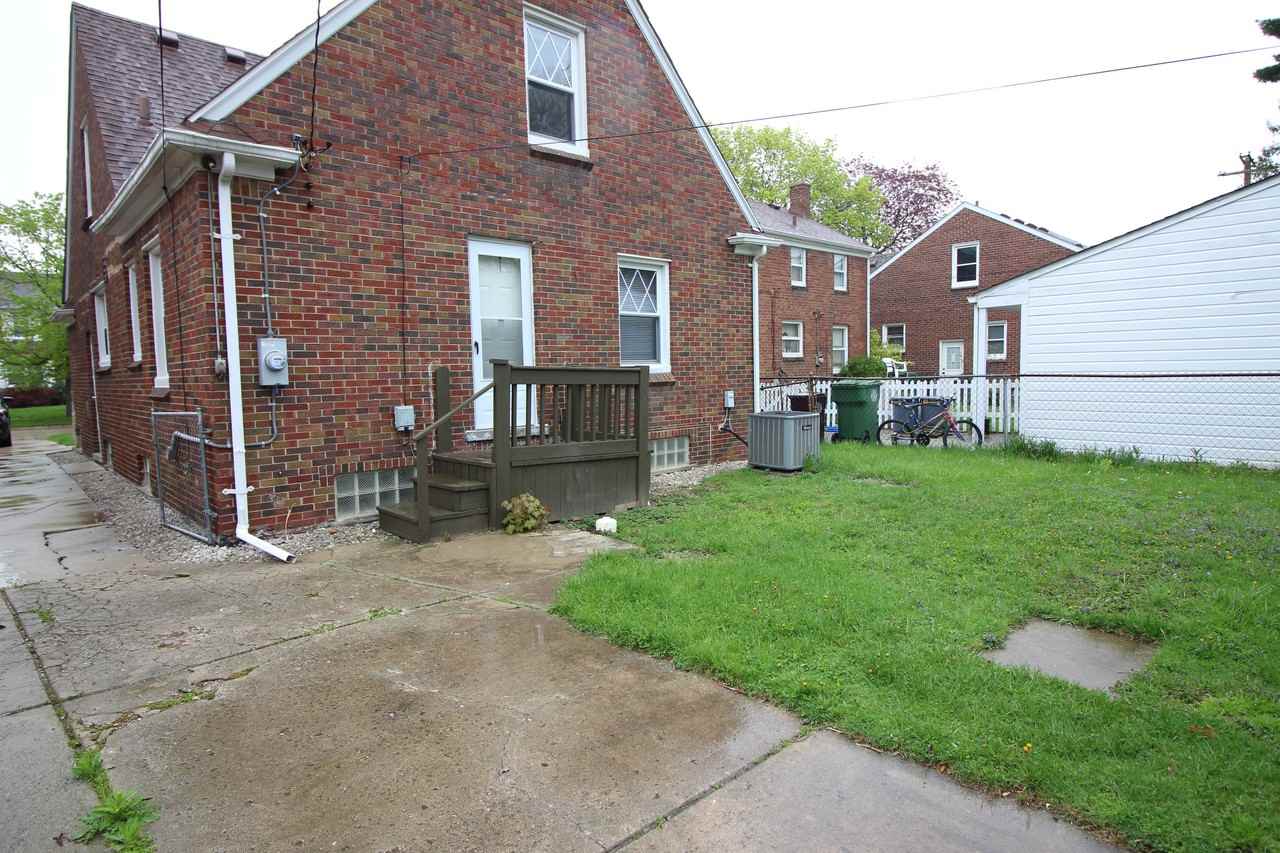 12759 Argyle St - Photo 3 of 20