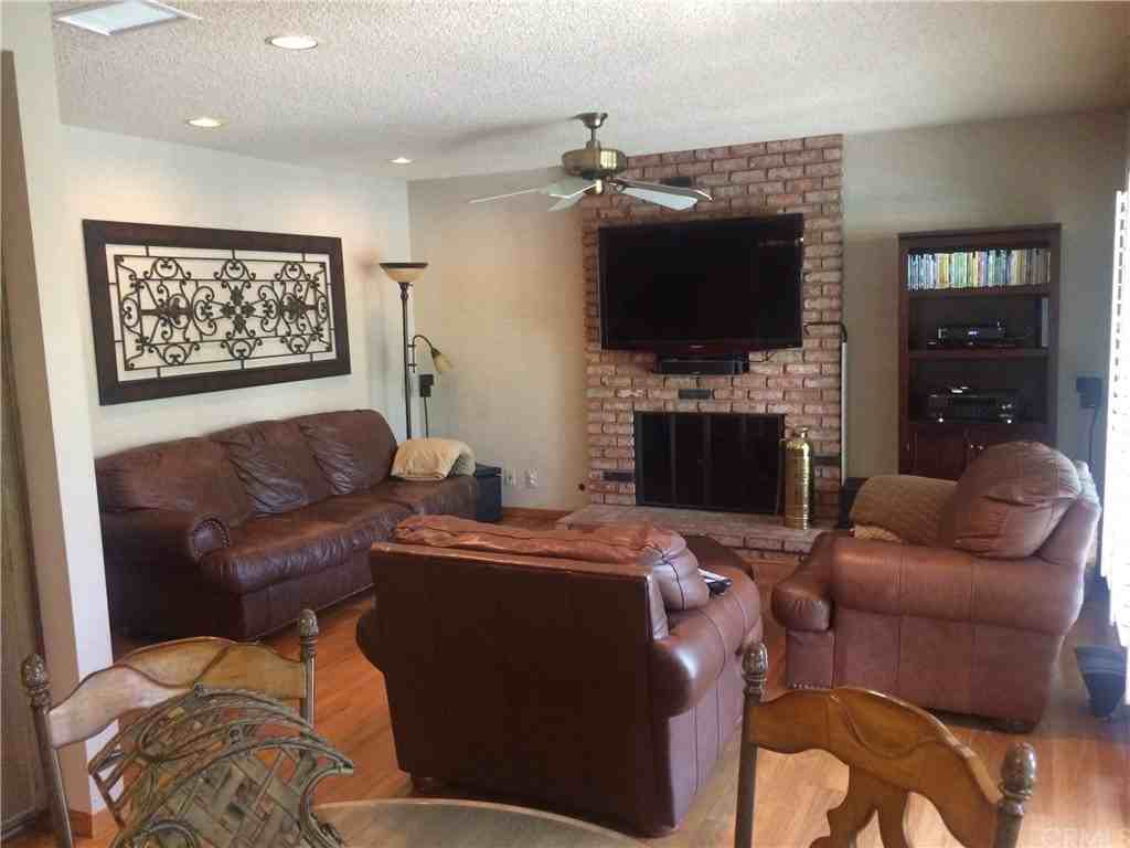 253 Ferris St - Photo 2 of 7