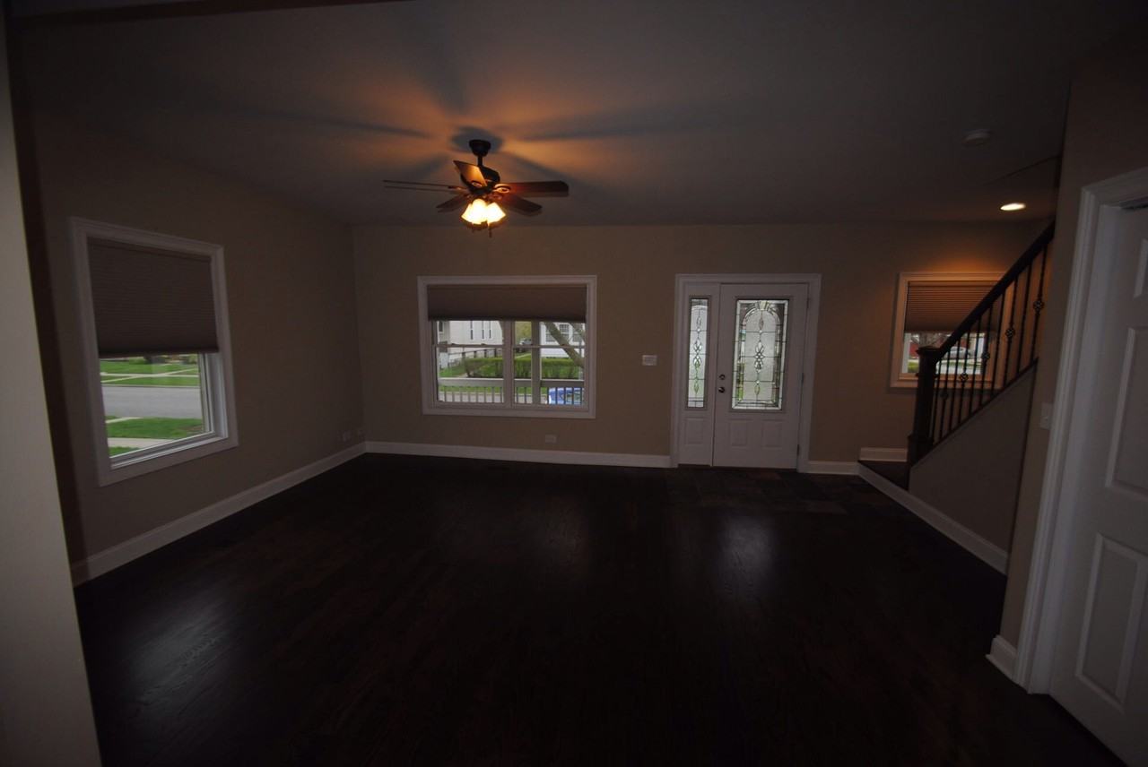 105 Sawyer Ave - Photo 3 of 10