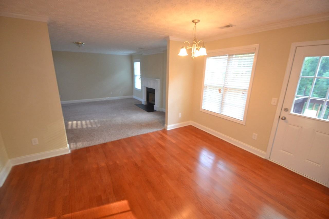 707 Dellrose Trce - Photo 3 of 8