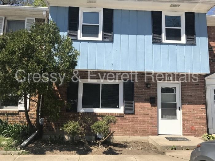 931 S 3rd St - Photo 2 of 17