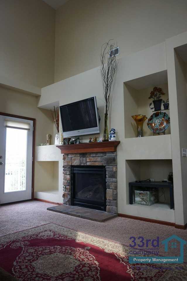 9500 Declaration Dr - Photo 2 of 21